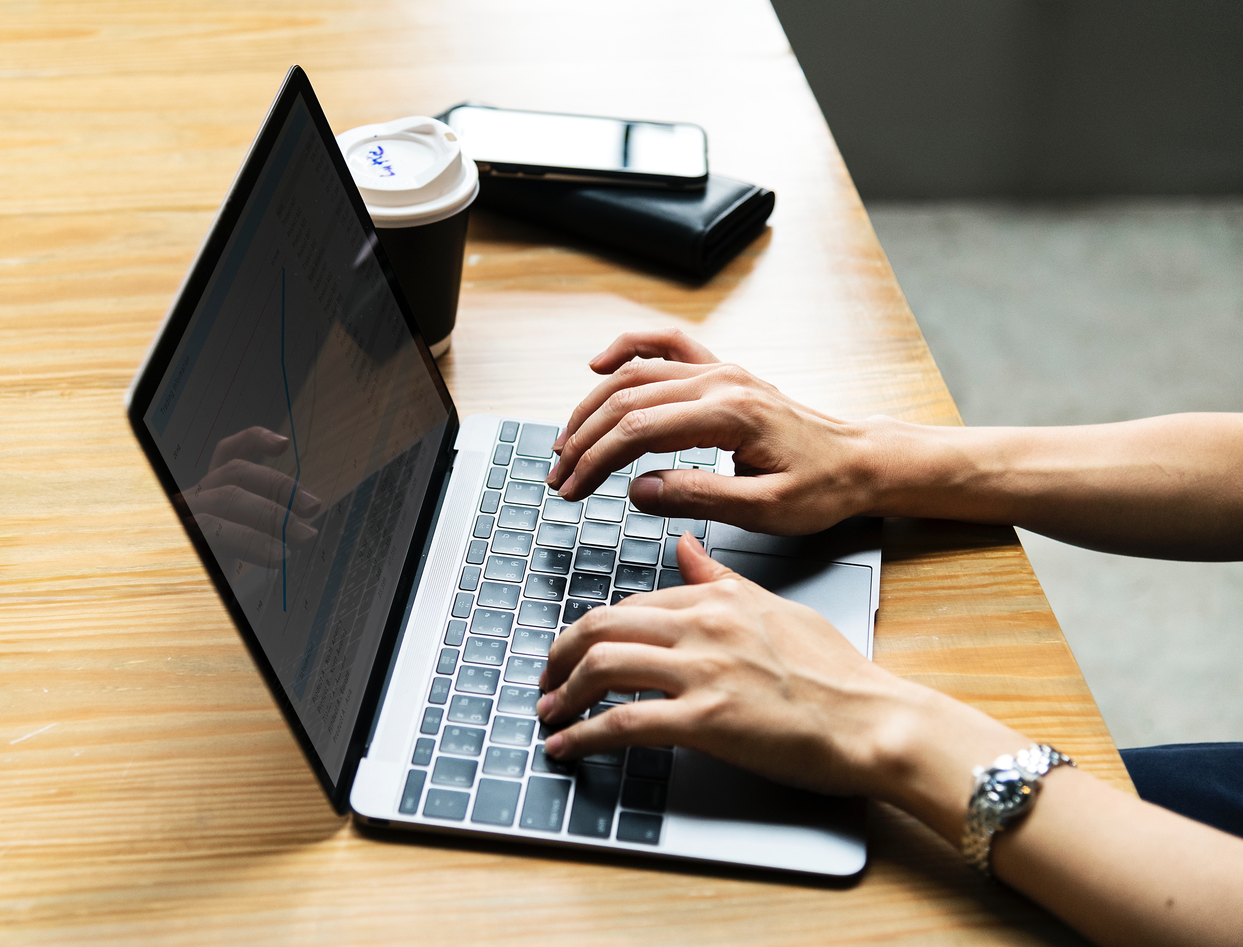 Stock photo of hands typing at a keyboard, by <a href="https://unsplash.com/@rawpixel">rawpixel</a> via <a href="https://unsplash.com/photos/eGgGN7LOCtY">unsplash.com</a>.” class=”wp-image-25″/></figure>


<p>I haven’t launched the StabbyGirl blog yet. Just using it at the moment to test how I like or hate WordPress’s new Gutenberg editor. Reporting back when I have a few more posts under my belt!</p>
<p><em>(Issue #1)</em> So far, I’m disappointed that quotation marks and apostrophes, when viewed in the editor, appear to be the straight versions, while they are <em>actually</em> the preferable <strong><a href=